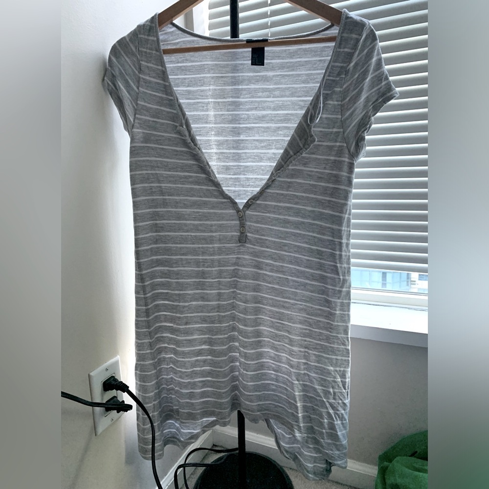 H&M || Grey&white striped Long fit shirt